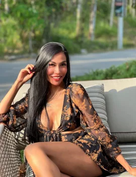 Amanda photo 1, asian, petite, black hair, 160 cm, 53 kg, Medium bust, Hong Kong