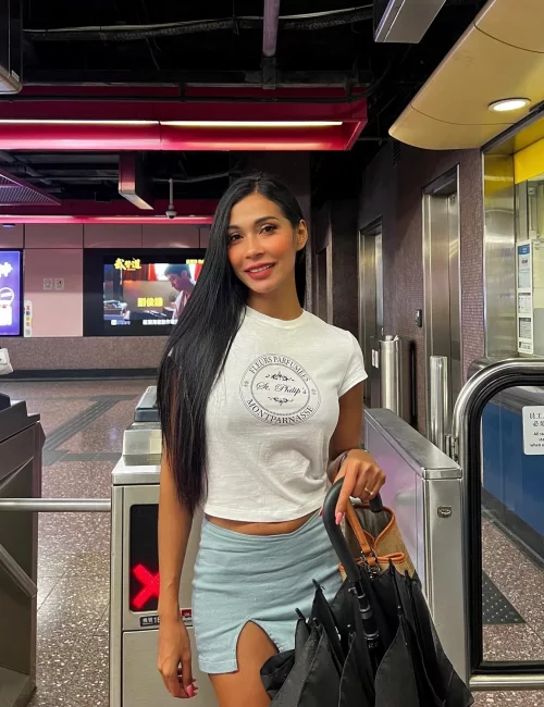 Amanda photo 9, asian, petite, black hair, 160 cm, 53 kg, Medium bust, Hong Kong