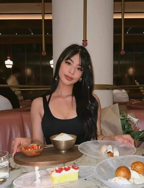 Kozue photo 4, asian, average, black hair, 170 cm, 60 kg, Medium bust, Hong Kong