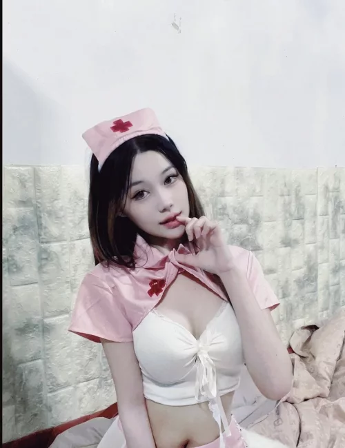 Mizuki photo 9, asian, slim, black hair, 155 cm, 42 kg, Medium bust, Hong Kong