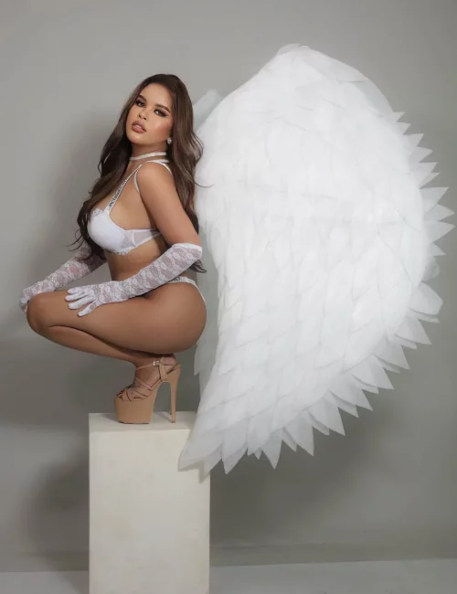 Maddy photo 14, latino, slim, brunette, 154 cm, 42 kg, Large bust, Hong Kong