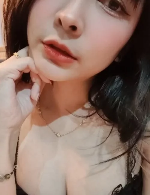 Maneerat photo 7, asian, petite, black hair, 157 cm, 46 kg, Medium bust, Hong Kong