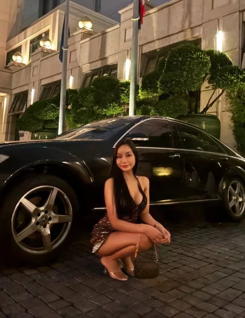 Remedios photo 2, slavic, petite, black hair, 160 cm, 49 kg, Medium bust, Hong Kong