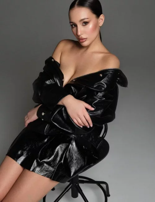 Snezhana photo 10, slavic, average, black hair, 174 cm, 64 kg, Medium bust, Hong Kong