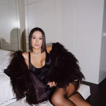 Snezhana photo 4, slavic, average, black hair, 174 cm, 64 kg, Medium bust, Hong Kong