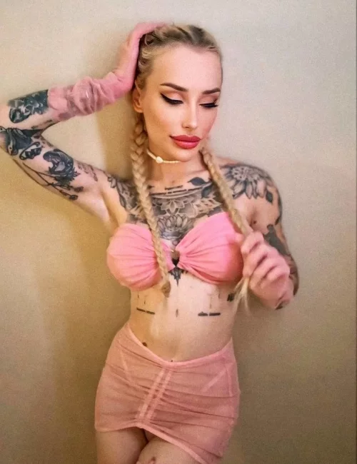 Ulia photo 8, european, petite, blonde hair, 158 cm, 51 kg, Medium bust, Hong Kong