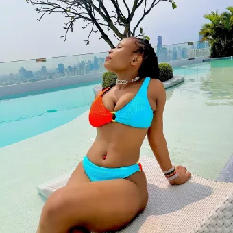 Adaeze photo 3, ebony / black, busty, black hair, 166 cm, 54 kg, Large bust, Hong Kong