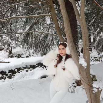 Kaori photo 4, european, busty, brunette, 155 cm, 49 kg, Large bust, Hong Kong