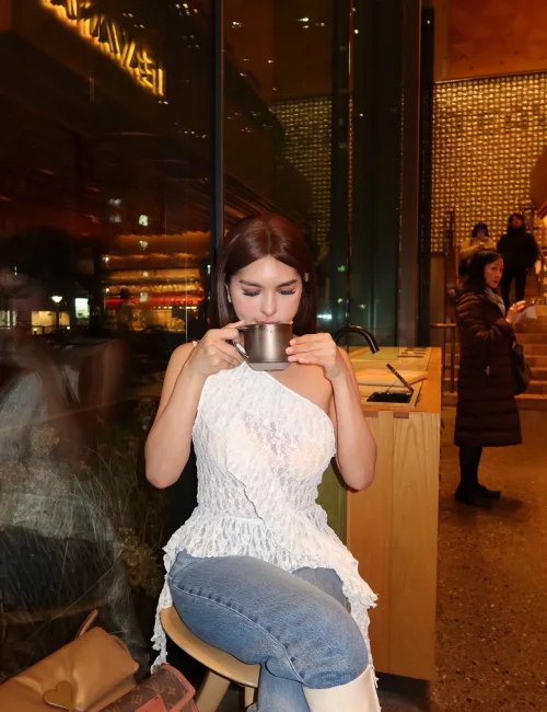 Kaori photo 8, european, busty, brunette, 155 cm, 49 kg, Large bust, Hong Kong