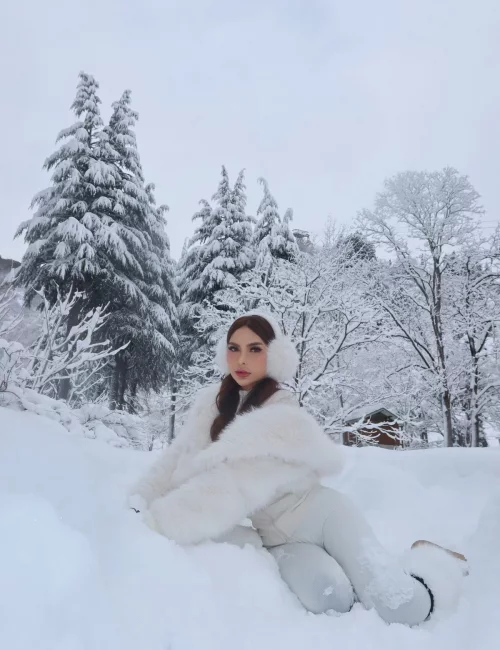 Kaori photo 9, european, busty, brunette, 155 cm, 49 kg, Large bust, Hong Kong