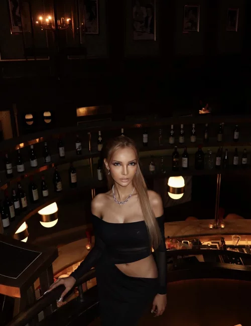 Shizuku photo 18, asian, athletic, blonde hair, 167 cm, 53 kg, Medium bust, Hong Kong