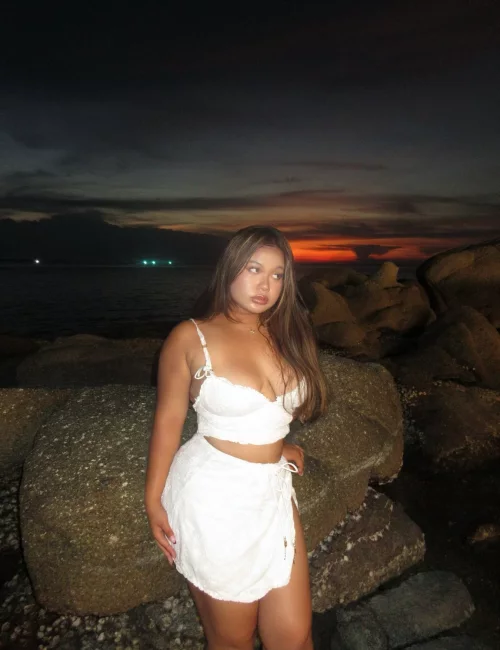 Yoonji photo 4, asian, busty, brunette, 163 cm, 53 kg, Large bust, Hong Kong