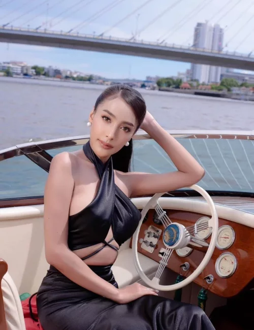 Arisa photo 4, slavic, average, brunette, 165 cm, 57 kg, Medium bust, Hong Kong