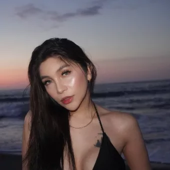 Sheila photo 2, asian, average, black hair, 165 cm, 56 kg, Medium bust, Hong Kong