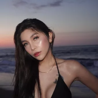 Sheila photo 4, asian, average, black hair, 165 cm, 56 kg, Medium bust, Hong Kong