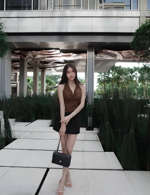 Sumire photo 1, asian, average, black hair, 169 cm, 61 kg, Small bust, Hong Kong