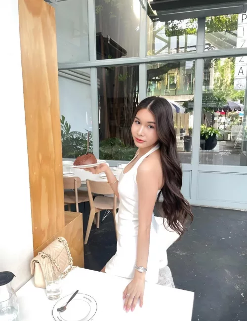 Sumire photo 5, asian, average, black hair, 169 cm, 61 kg, Small bust, Hong Kong