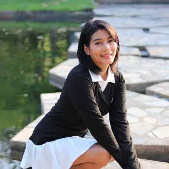 Siriwan photo 2, asian, average, black hair, 163 cm, 55 kg, Small bust, Hong Kong