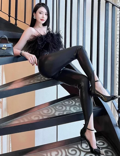 Okimi photo 4, asian, busty, black hair, 164 cm, 52 kg, Large bust, Hong Kong
