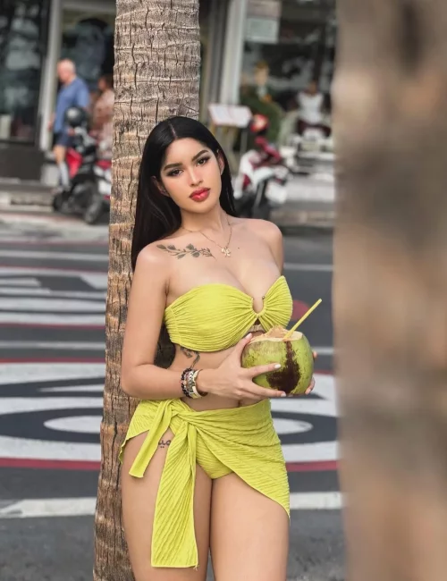 Wichuda photo 1, asian, busty, black hair, 175 cm, 63 kg, Large bust, Hong Kong