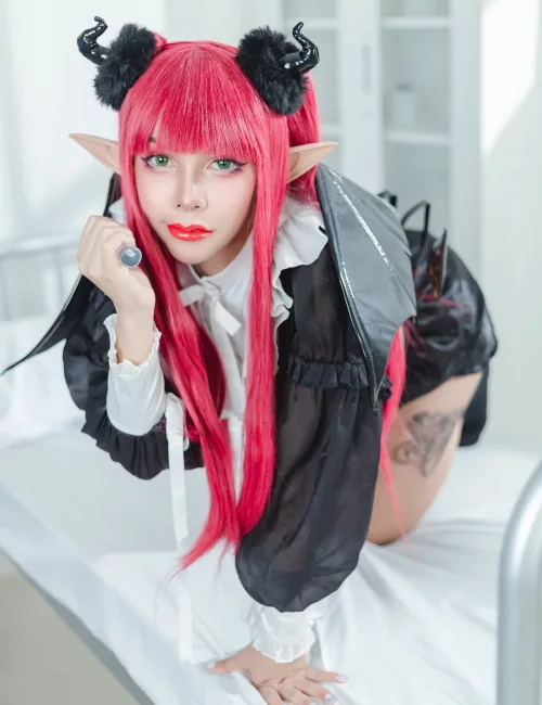 Thuy photo 17, asian, petite, red hair, 161 cm, 50 kg, Medium bust, Hong Kong