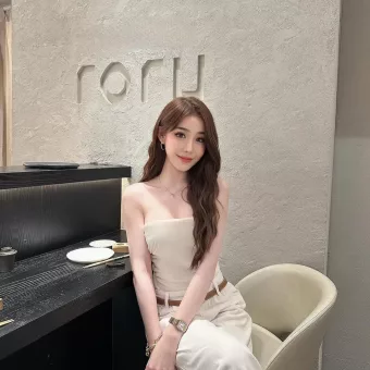 Natsumi photo 5, asian, petite, black hair, 162 cm, 51 kg, Small bust, Hong Kong