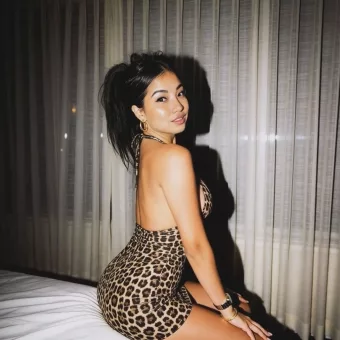 Tara photo 5, asian, busty, black hair, 155 cm, 48 kg, Large bust, Hong Kong