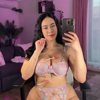 Vivian photo 4, latino, busty, black hair, 165 cm, 52 kg, Large bust, Hong Kong
