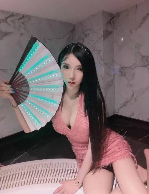 Porntip photo 19, asian, athletic, black hair, 170 cm, 59 kg, Medium bust, Hong Kong