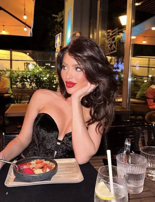 Ember photo 5, slavic, athletic, brunette, 165 cm, 55 kg, Medium bust, Hong Kong
