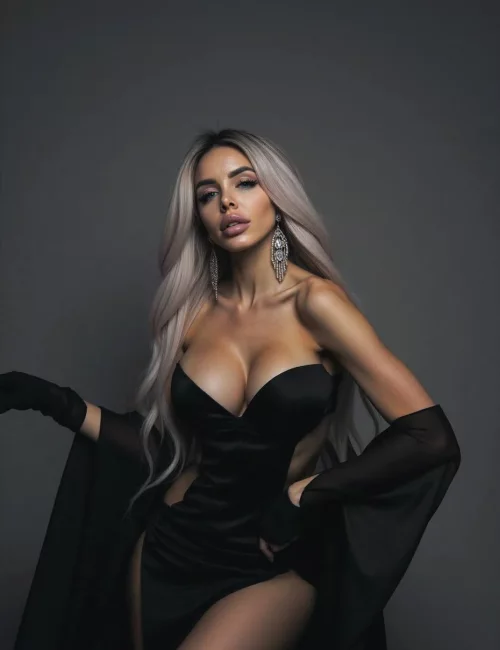 Darya photo 7, european, curvy, blonde hair, 170 cm, 63 kg, Large bust, Hong Kong