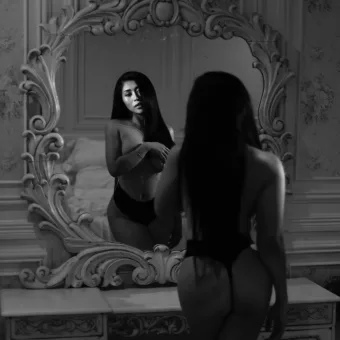 Butri photo 2, asian, average, black hair, 170 cm, 61 kg, Medium bust, Hong Kong