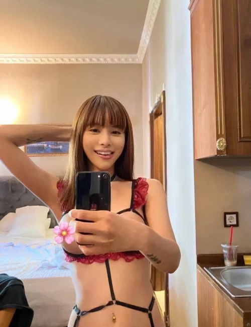 Saori photo 3, asian, athletic, brunette, 167 cm, 54 kg, Medium bust, Hong Kong