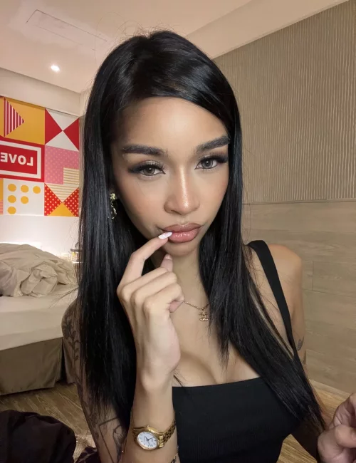 Yasmina photo 19, slavic, petite, black hair, 157 cm, 50 kg, Medium bust, Hong Kong