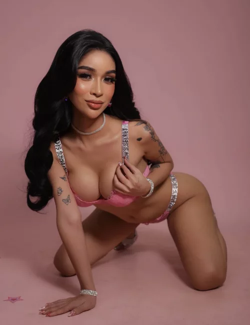 Yasmina photo 20, slavic, petite, black hair, 157 cm, 50 kg, Medium bust, Hong Kong