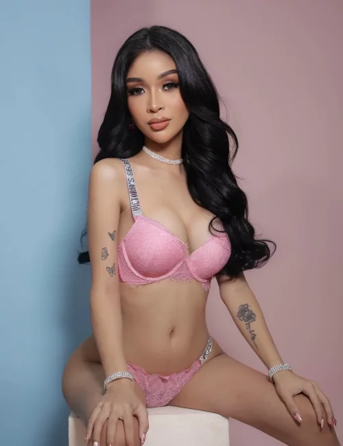 Yasmina photo 7, slavic, petite, black hair, 157 cm, 50 kg, Medium bust, Hong Kong
