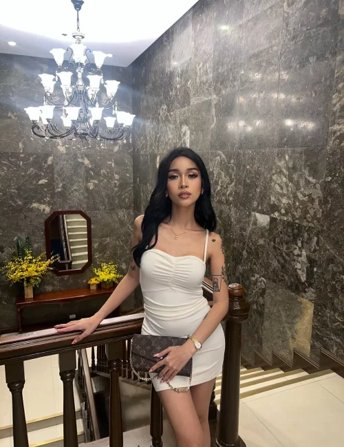 Yasmina photo 8, slavic, petite, black hair, 157 cm, 50 kg, Medium bust, Hong Kong