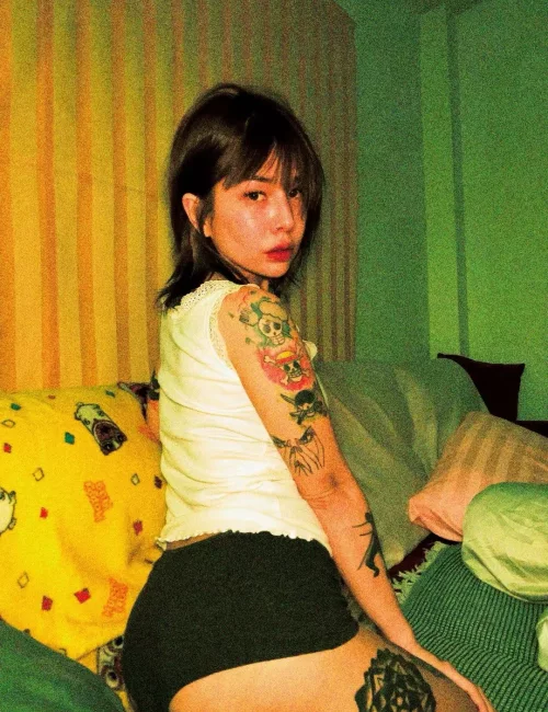 Jennie photo 2, asian, petite, brunette, 153 cm, 44 kg, Medium bust, Hong Kong