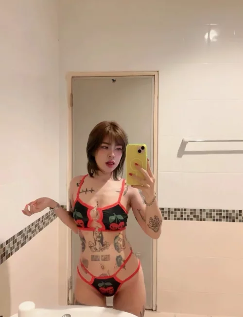 Jennie photo 4, asian, petite, brunette, 153 cm, 44 kg, Medium bust, Hong Kong