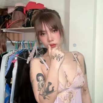 Jennie photo 5, asian, petite, brunette, 153 cm, 44 kg, Medium bust, Hong Kong