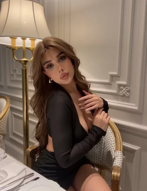 Somaya photo 8, european, average, brunette, 168 cm, 58 kg, Small bust, Hong Kong