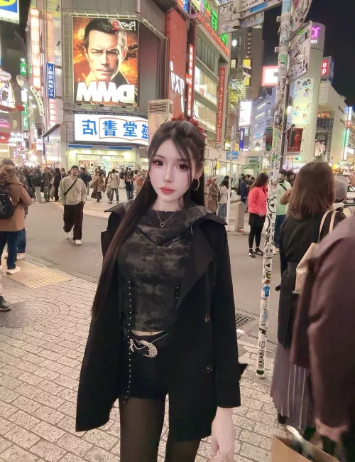 Nguyet photo 12, asian, athletic, black hair, 169 cm, 57 kg, Medium bust, Hong Kong