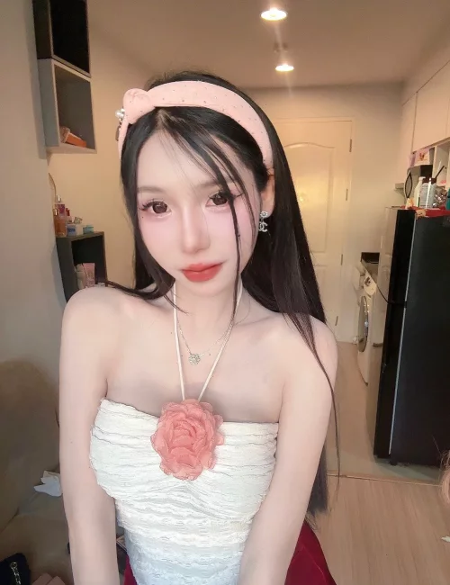 Nguyet photo 17, asian, athletic, black hair, 169 cm, 57 kg, Medium bust, Hong Kong