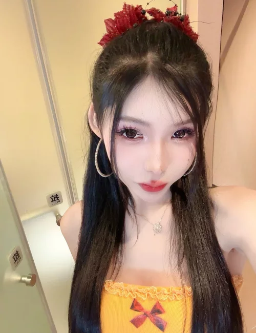 Nguyet photo 19, asian, athletic, black hair, 169 cm, 57 kg, Medium bust, Hong Kong
