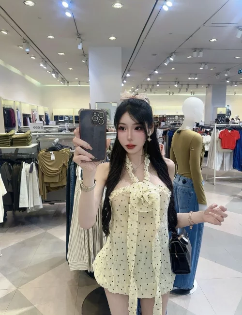 Nguyet photo 28, asian, athletic, black hair, 169 cm, 57 kg, Medium bust, Hong Kong