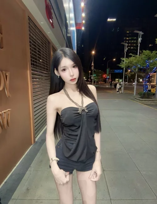 Nguyet photo 4, asian, athletic, black hair, 169 cm, 57 kg, Medium bust, Hong Kong