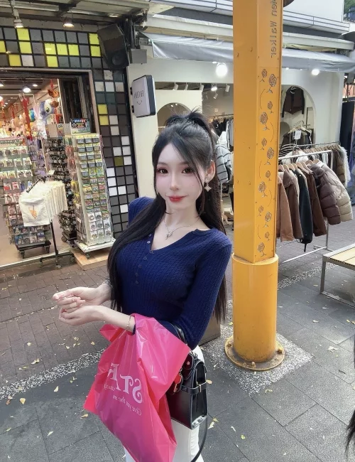 Nguyet photo 5, asian, athletic, black hair, 169 cm, 57 kg, Medium bust, Hong Kong