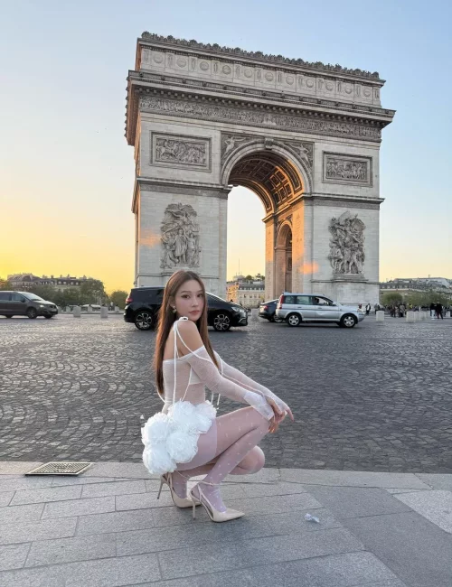 Valantina photo 5, asian, average, brunette, 163 cm, 55 kg, Medium bust, Hong Kong