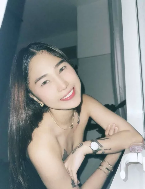Shino photo 2, asian, average, black hair, 168 cm, 58 kg, Small bust, Hong Kong
