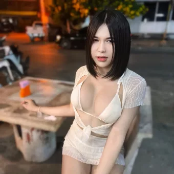 Nadear photo 2, asian, petite, black hair, 156 cm, 46 kg, Medium bust, Hong Kong